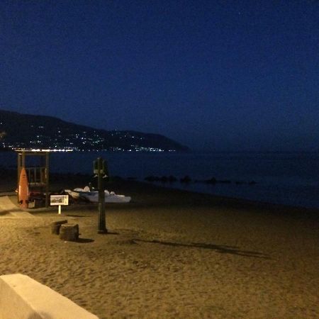 Casa Vacanze Il Gelsomino Patti Εξωτερικό φωτογραφία