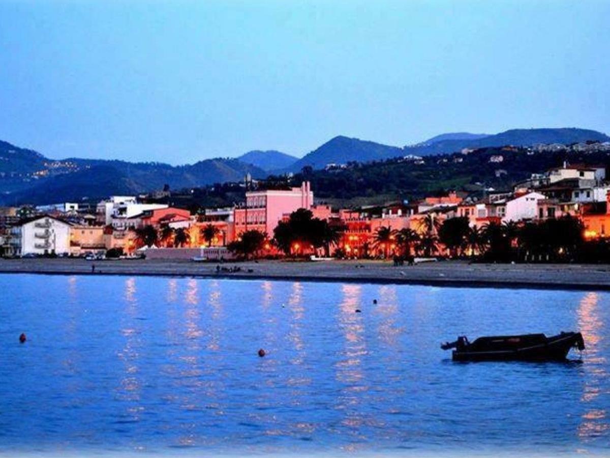 Casa Vacanze Il Gelsomino Patti Εξωτερικό φωτογραφία