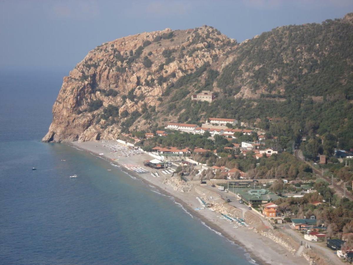 Casa Vacanze Il Gelsomino Patti Εξωτερικό φωτογραφία